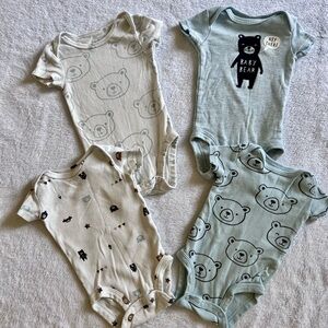Carters set of 4 newborn onesies bundle